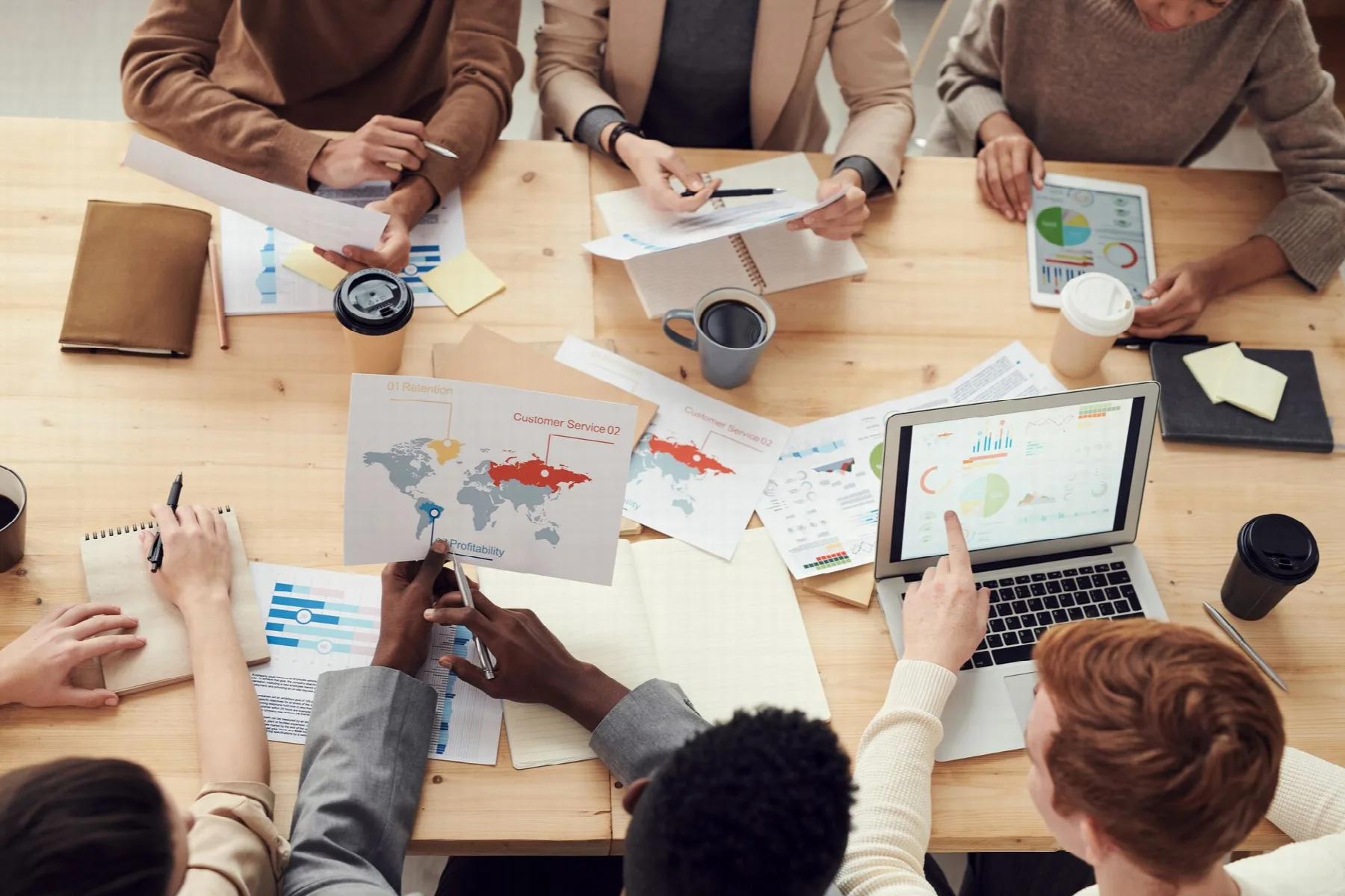 How to Find Advertisers for a Blog: Direct Outreach, Marketplaces, and Referrals